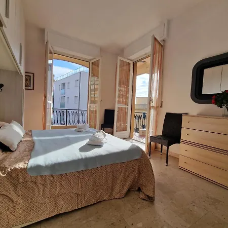 شقة Aranci Confort E Relax - 50 Metri Dal Mare *